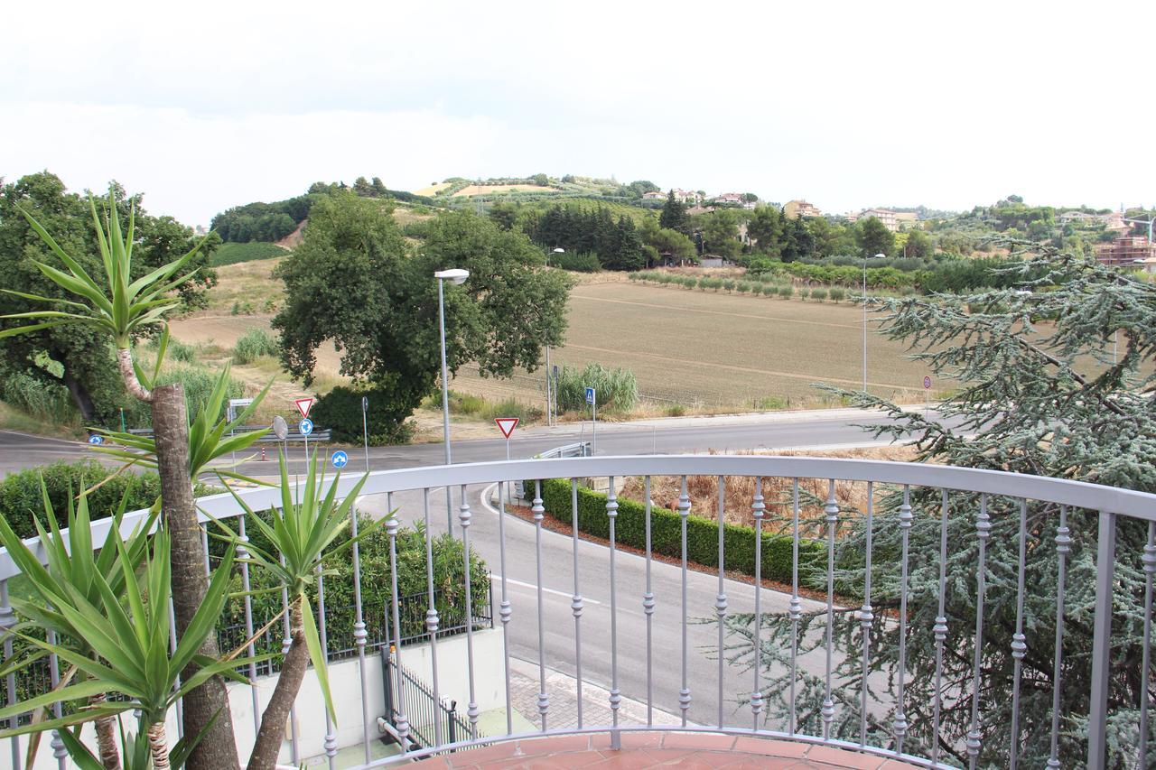 B&B Amore Mio Centobuchi Exterior photo